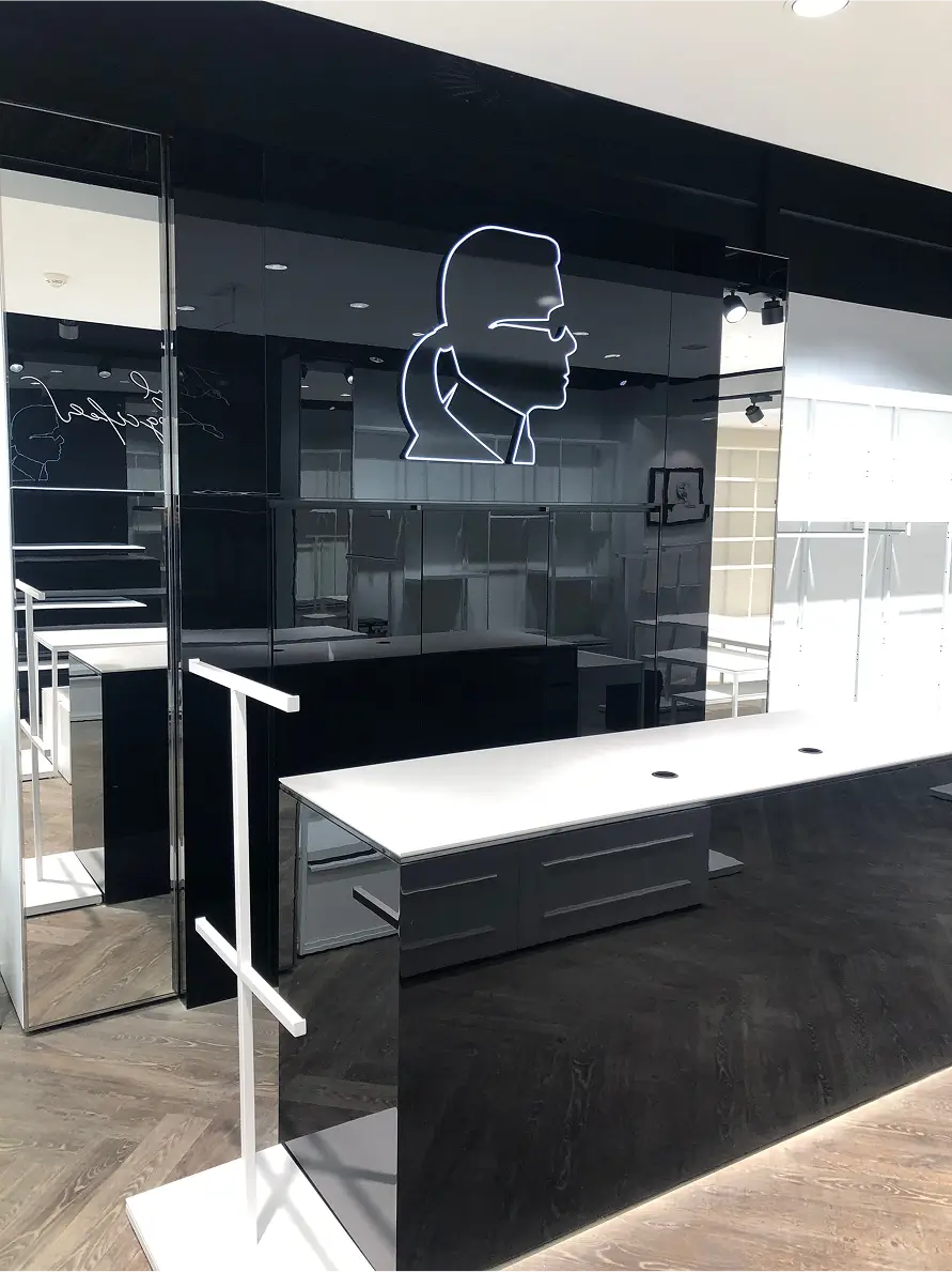 Karl Lagerfeld Paris